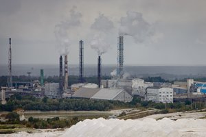 Nors „Lifosa“ gamybą stabdys trečiadienį, dauguma darbuotojų dirbs toliau