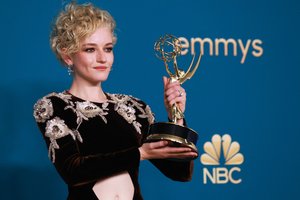 Los Andžele išdalyti prestižiniai „Emmy“ apdovanojimai: kas susižėrė jų daugiausiai?