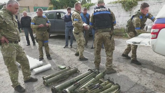 Netoli Rusijos sienos intensyviai dirba Ukrainos išminuotojai: šalina okupantų paliktus sprogmenis