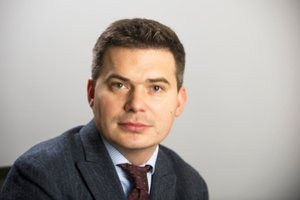 Dar viena paslaptinga mirtis Rusijoje – už borto iškrito energetikos sektoriaus aukšto rango vadovas