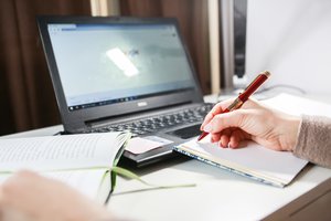 Siūlo keisti Darbo kodeksą – darbdaviai turėtų kompensuoti dėl nuotolinio darbo patiriamas išlaidas