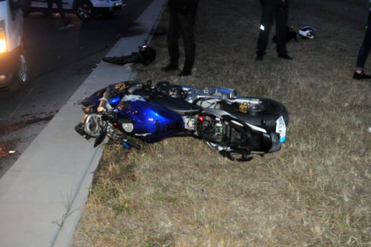 Tauragės rajone susidūrė BMW ir motociklas: į ligoninę išvežti 2 motociklu važiavę nepilnamečiai