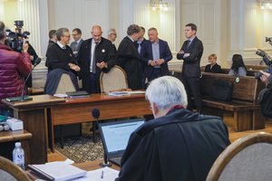 Advokatų klibintas teisėjas lieka nagrinėti garsiosios politinės korupcijos bylos