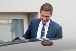 D. Kreivį sutrikdė klausimai apie jo žmonos skyrimą ambasadore Italijoje: „Aš nusišalinsiu“