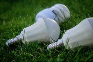 Vyriausybė pritarė trečiojo elektros rinkos liberalizavimo etapo atidėjimui 3 metams