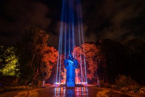 Naktinė kelionė po magiškai nuspalvintus ir legendomis apipintus Druskininkus: vaizdas nepaliks abejingų