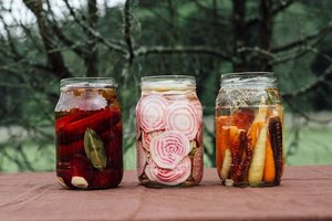 Rauginti daržoves galima net buto virtuvėje – svarbiausia žinoti vieną principą