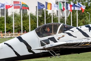Sudėtingi ir alinantys manevrai ore bei kiti iššūkiai laukia Lietuvos pilotų Europos akrobatinio skraidymo čempionate