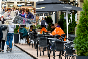 Gyventojai jau ėmėsi taupyti ir valgyti pietų į kavines nebeužsuka: štai ką renkasi vietoj jų 