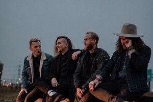 Grupė „Wolfsome“ pristato naują dainą: „Į Lietuvą sugrąžinsime rokenrolą“