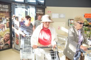 Gyventojai parduotuvėse jau elgiasi kitaip – šią pamoką išmoko dar per pandemiją
