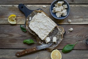 Augalinio fetos sūrio receptas patiks ne tik tiems, kurie nevartoja pieno produktų