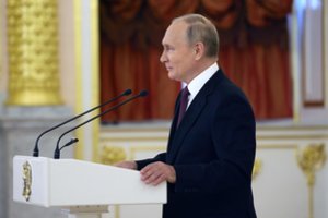 Sumaištis Kremliuje – V. Putinas atšaukė kreipimąsi į tautą, D. Peskovas – nepasiekiamas