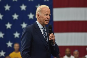 J. Bidenas: JAV nesiekia „Šaltojo karo“ ar „konflikto“ su Kinija