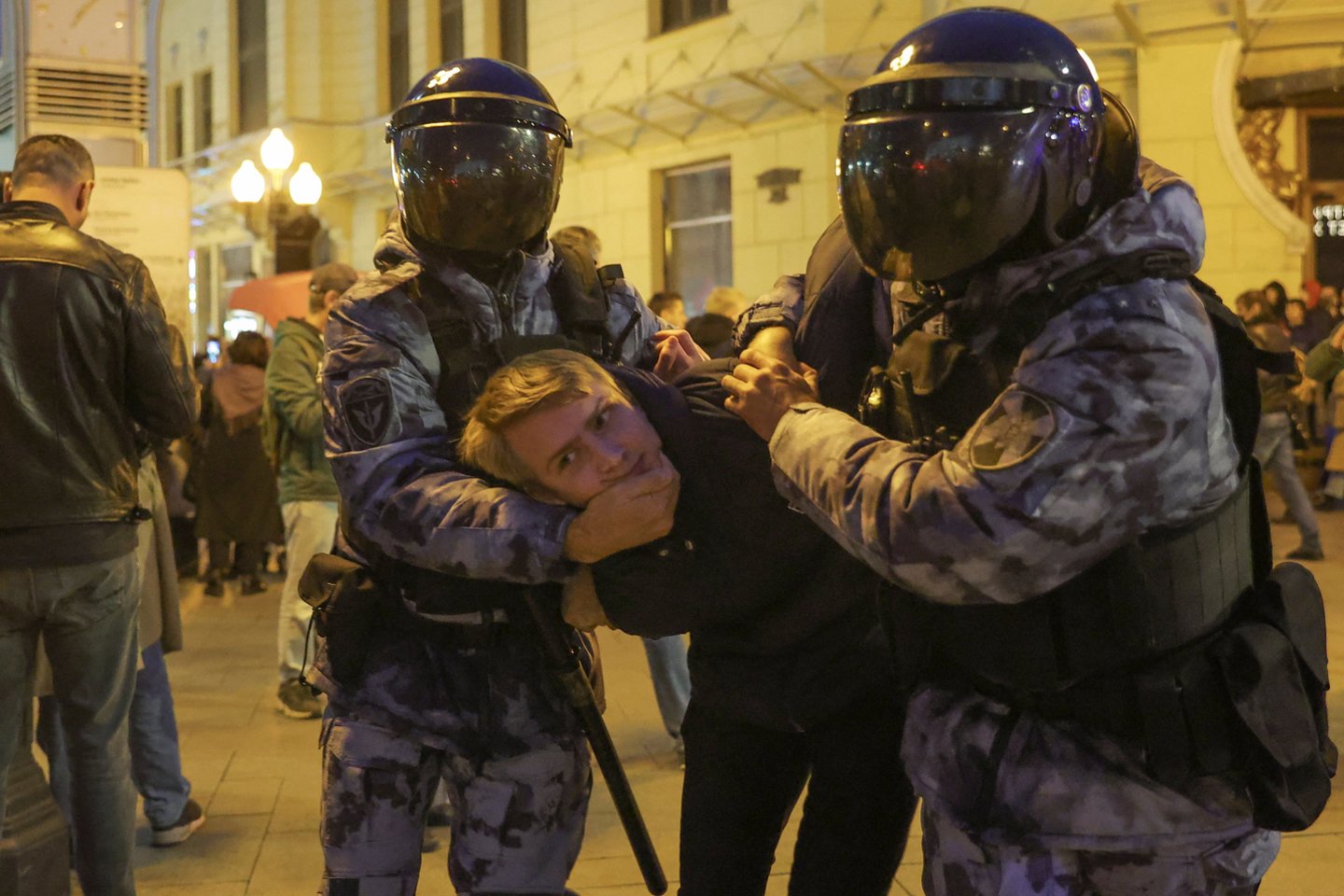   Protestai Rusijoje dėl dalinės mobilizacijos.<br> REUTERS/Scanpix nuotr.