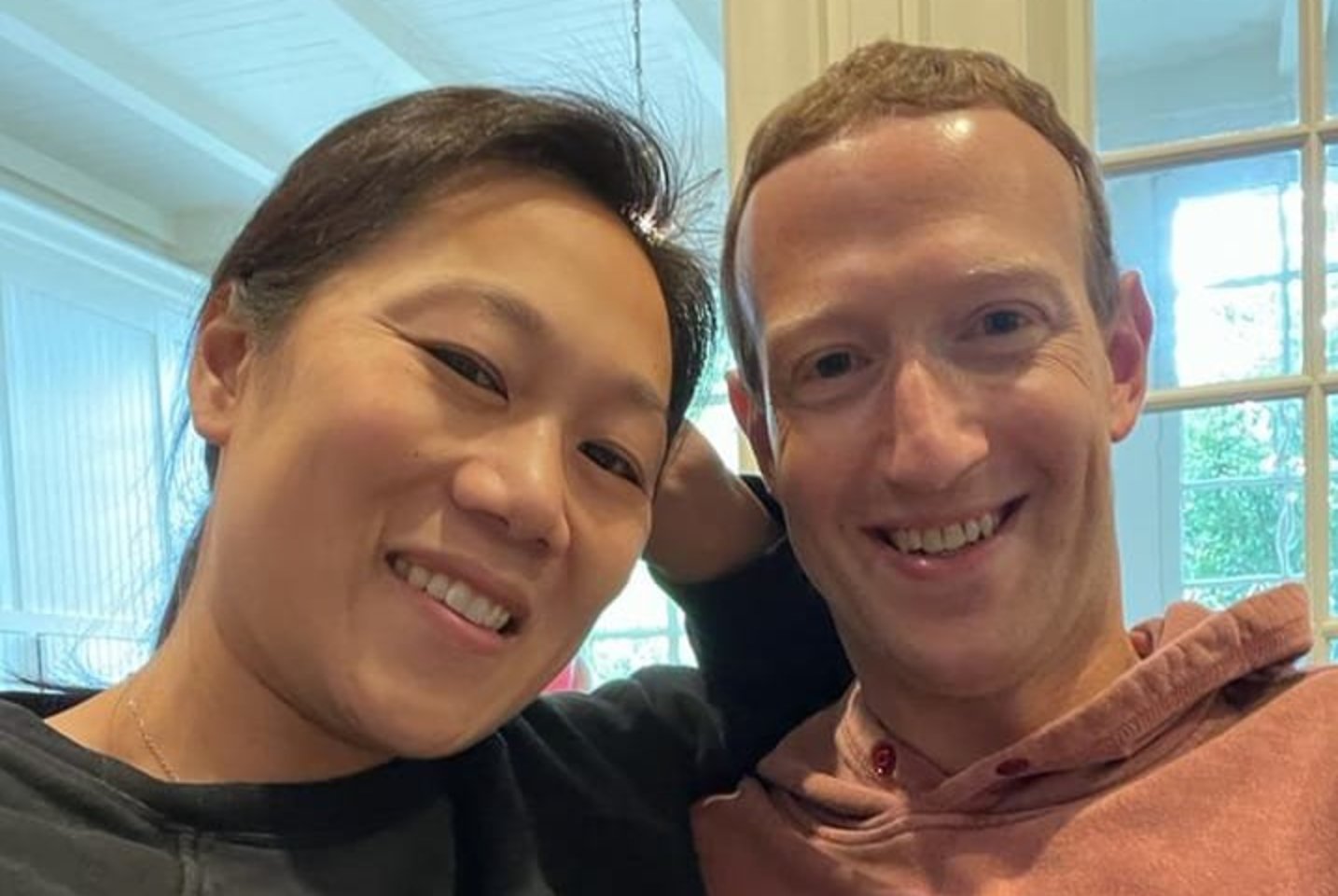  Verslininkas, „Facebook“ įkūrėjas Markas Zuckerbergas (38 m.) su žmona Priscilla Chan (37 m.) laukiasi trečios atžalos.  