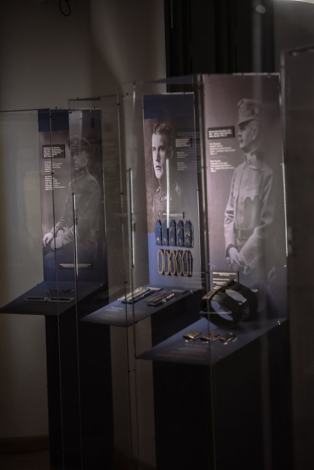 Nuo rugsėjo 22-osios Vytauto Didžiojo karo muziejuje Kaune bus galima aplankyti išskirtinę parodą „Amžinai laisva Ukraina!“.<br> A. Čemerkos nuotr.