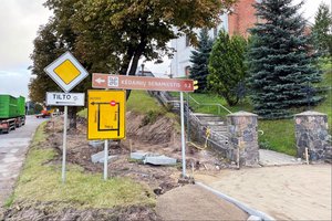Tiesiant šaligatvį miesto centre rasti kaulai