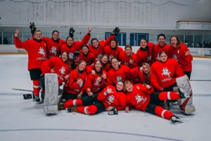 Trys Lietuvos komandos varžysis Baltijos moterų ledo ritulio lygoje 