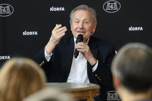 Naujasis LNOBT emeritas Eduardas Kaniava: „Nėra buvę nakties, kad nesapnuočiau savęs dainuojančio“