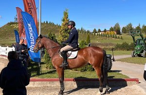Nublokšta žirgo ir mėnesius iš lovos negalėjusi pakilti Beatričė svajonių neatsisakė: dalijasi atvira istorija