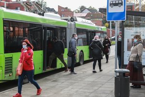 Diena be automobilio Kaune – ne visiems: paaiškėjo, kas ir kodėl dar negali keliauti viešuoju transportu