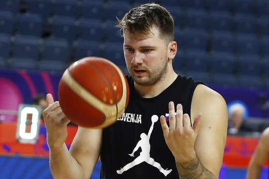 Luka Dončičius nėrė į naują verslo gelmę – pasirodė pirmieji slovėno vardiniai sportbačiai 
