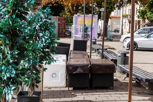 Rudenėjanti Rotušės aikštė Kaune primena sandėlį: atskleidė, ko laukia barai