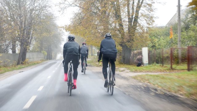 Sinoptikai praneša: bus debesuota, lietinga, retsykiais bandys pasirodyti saulė