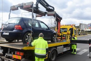 Šiems vairuotojams derėtų suskubti – kitu atveju, iš vietos patraukti žada keliasdešimt automobilių