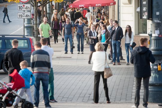 Moteriškus skurdo bruožus pristačiusios sociologės išvada: moterys Lietuvoje skursta labiau nei vyrai