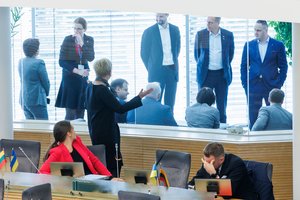 D. Kreivio likimas sprendėsi pustuštėje Seimo salėje: patyčios iš opozicijos klausimų ir žvilgsnis, kur jie patys pradingo