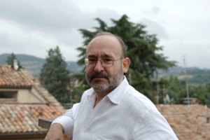 Vieną garsiausių Italijos muzikos kolektyvų „Icarus Ensemble“ į Vilnių atlydės kultinis kompozitorius