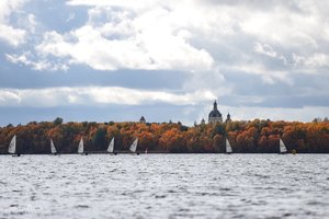 Legendinė „Rudens vėjo“ regata kviečia gyvai pasigrožėti įspūdingais buriuotojiškais vaizdais