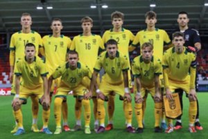 Lietuvos vaikinų futbolo rinktinė nusileido bendraamžiams iš Vengrijos