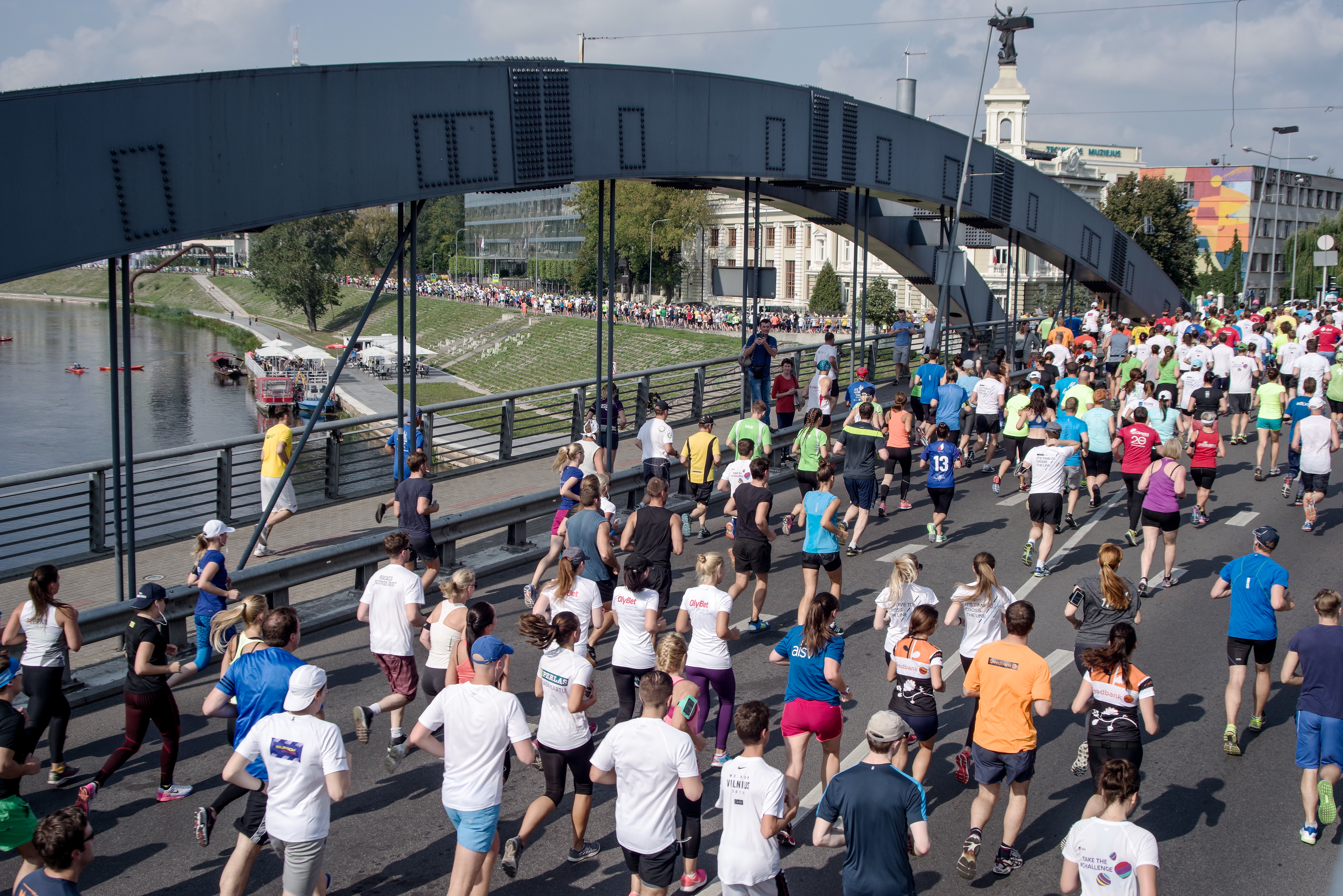 Vilniaus maratono ištakos siekia 1990 metus Pirmasis maratonas Vilniuje surengtas dar 1990 metais.V.Ščiavinsko nuotr.