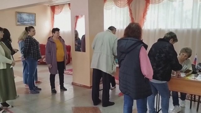 Ukraina pseudoreferendumus lygina su eiliniu fiasko: balsavusių skaičius didesnis nei yra gyventojų
