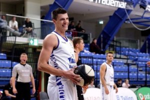 „Juventus“ ilgam neteko naujoko serbo