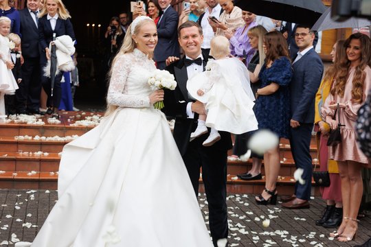 Šiemet jau įregistruota beveik 15 tūkst. santuokų: lietuviai noriai rinkosi ir užsienį