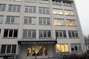 KTU gimnazijos moksleiviai prabilo apie patiriamą seksualinį priekabiavimą iš mokytojo: pradėtas vidinis tyrimas