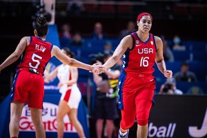 Pasaulio pirmenybių finale kovos JAV ir Kinijos krepšininkės