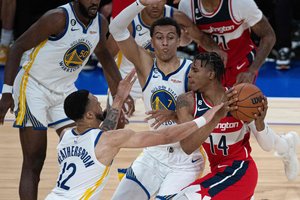  Pirmose ikisezoninėse NBA rungtynėse Tokijuje pergale džiaugėsi „Golden State Warriors“