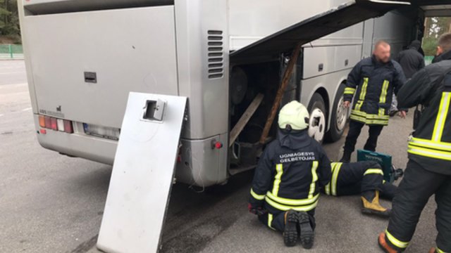 Stebinantis radinys keleivinio autobuso kuro bake: prireikė net ugniagesių pagalbos