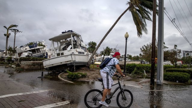 Pavojingiausiu JAV istorijoje vadinamo uragano „Ian“ nuostoliai skaičiuojami dešimtimis milijardų dolerių