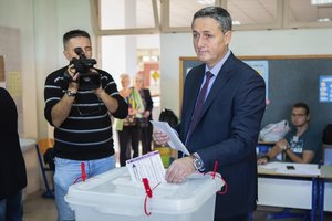 Prasidėjo balsavimas Bosnijos ir Hercegovinos rinkimuose, didelių pokyčių nesitikima