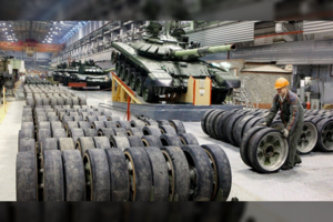 Dar vienas Rusijos desperacijos ženklas? Vietoje tankų atnaujinimo programos tobulinamos pavienės mašinos