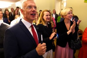Latvijos prezidentas įgaliojo K. Karinį pradėti derybas su partijomis dėl koalicijos