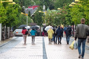 Neįtikėtini fokusai Palangoje: sugebėjo paslėpti daugiabutį, įsiutę žmonės ėmė ieškoti teisybės