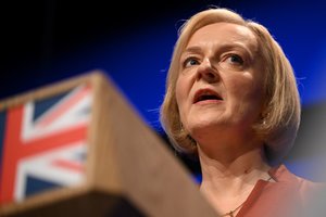 Liz Truss: JK gynybos išlaidas didins iki 3 proc. BVP