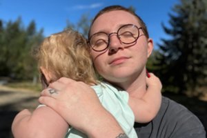 11 mėnesių kūdikio mama apsisprendė pakeisti lytį: nori būti tėčiu